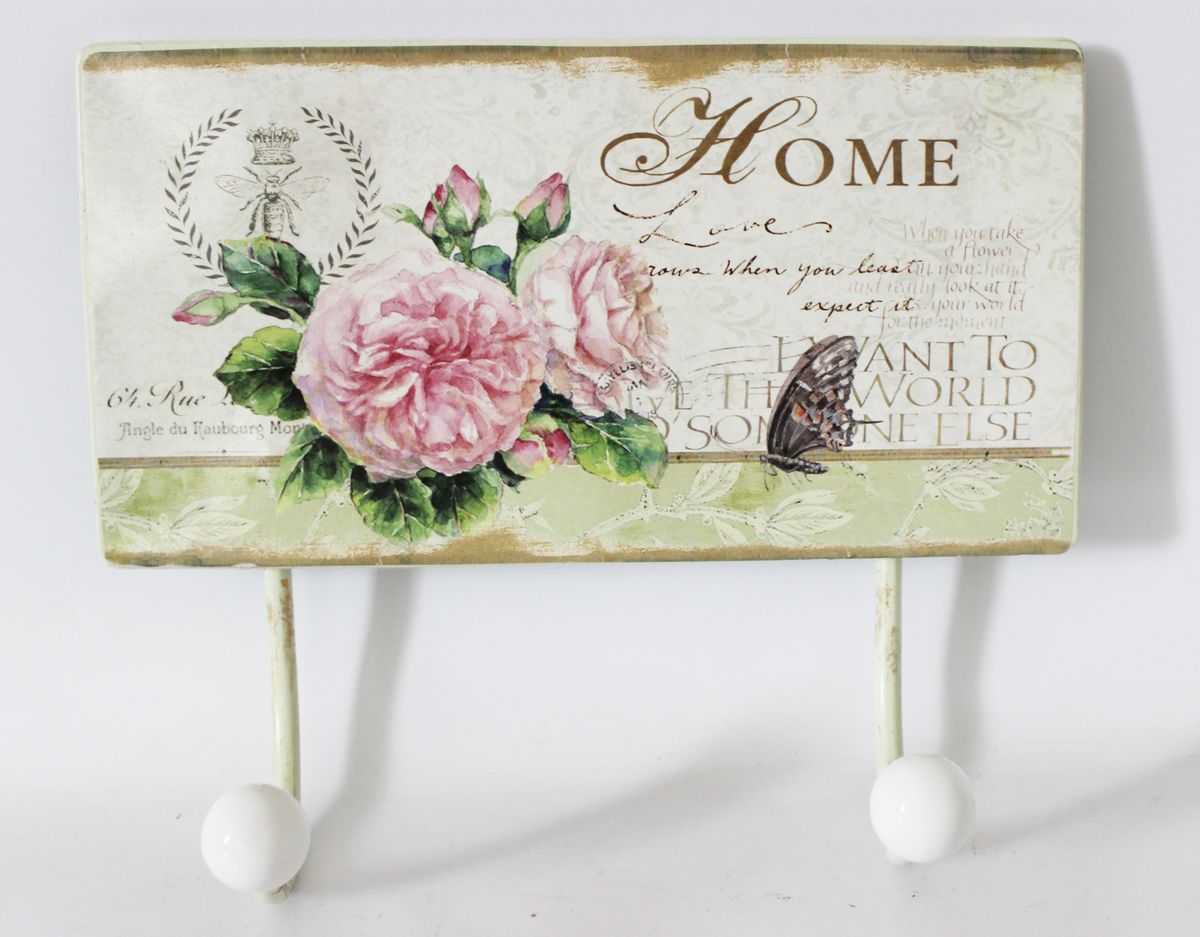 Крючки настенные GiftnHome Уютный дом, 23 х 12 х 17 смКр2 Home Крючки настенные GiftnHome Уютный дом, 23 х 12 х 17 смКр2 HomeВешалка или крючок - это всем знакомый, понятный и нужный предмет в каждом доме. Проект GiftnHome предлагает серию изделий , в комбинации с модными цветными принтами от Креативной студии AntonioK. Это изделия больше, чем просто крючки, они несут интерьерное решение, зададут настроение и стиль на вашей кухне, столовой или дачной веранде. Эти изделия не боятся повседневной эксплуатации и будут Вам служить долго и преданно. Крепление на стену навесное .Комплектующих нет .Растояние между крючками 14 см