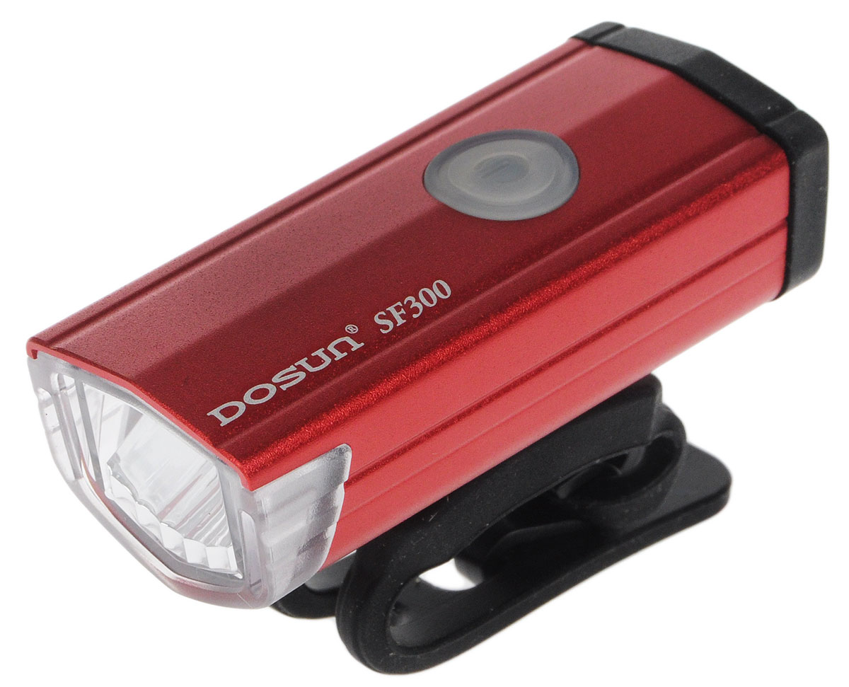 Фара велосипедная Dosun SF300, цвет: красный, черныйSF300-RED Фара велосипедная Dosun SF300, цвет: красный, черныйSF300-REDНадежная и удобная в эксплуатации фара Dosun SF300 предназначена для обеспечения большей безопасности при поездках в темное время суток. Заряжается от компьютера при помощи USB кабеля (входит в комплект). Оснащена ярким светодиодом мощностью 300 Лм. Устанавливается на основание диаметром 20-40 мм. Имеет прочный алюминиевый водонепроницаемый корпус, устойчивый к царапинам. Удобная конструкция фары позволяет быстро устанавливать ее на руль или снимать. Фара работает в 5 режимах: 3 вида яркости, мигание, быстрое мигание. Время свечения в разных яркостях: 1 ч, 3 ч, 6 ч. Время мигания: 12 ч. Время быстрого мигания: 60 ч. Время зарядки: 2,5 ч. Размер фары (без учета крепления): 6,7 х 2,7 х 2,2 см.
