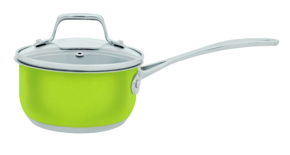 Ковш Esprado Aranda Verde с крышкой, цвет: зеленый, серебристый, 1,1 лARVL14GE109 Ковш Esprado Aranda Verde с крышкой, цвет: зеленый, серебристый, 1,1 лARVL14GE109Ковш Esprado Aranda Verde, изготовленный из высококачественной нержавеющей стали с внешним цветным покрытием, имеет трехслойное теплоаккумулирующее дно. Внешнее покрытие не только эстетично, но и функционально: входящие в его состав частицы песка обеспечивают равномерное распределение жара и ускоряют процесс приготовления блюда. Внутри - зеркальная полировка с отметками литража для точного соблюдения рецепта. Особая конструкция дна способствует высокой теплопроводности и равномерному распределению тепла. Материал удерживает тепло по всей поверхности изделия, благодаря чему пища равномерно и быстро нагревается. Ковш оснащен удобной стальной ручкой. Крышка, выполненная из термостойкого стекла, позволит вам следить за процессом приготовления пищи. Крышка оснащена металлическим ободом и отверстием для выпуска пара. Ковш идеален для приготовления здоровой пищи с минимальным количеством жира, что обеспечивает снижение потери полезных витаминов, ...