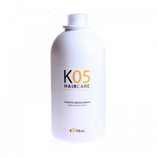 Kaaral Шампунь для восстановления баланса секреции сальных желез К05 Shampoo Seboequilibrante, 1000 мл1060 Kaaral Шампунь для восстановления баланса секреции сальных желез К05 Shampoo Seboequilibrante, 1000 мл1060Шампунь для очищения жирной кожи головы. Благодаря входящему в состав маслу чайного дерева и другим активным компонентам, нормализует работу сальных желез. Волосы надолго остаются чистыми и здоровыми.