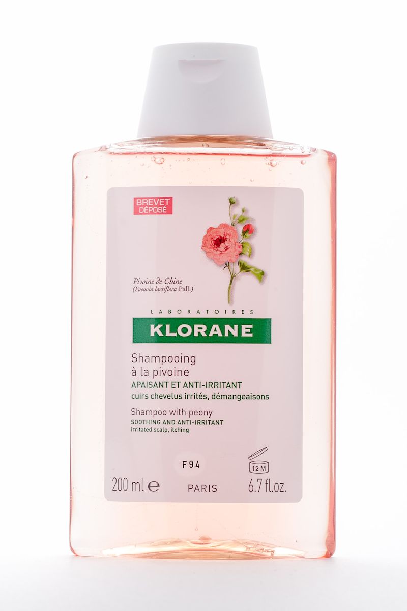 Klorane Irritated Scalp Шампунь с экстрактом пиона, успокаивающий, 200 мл3078 Klorane Irritated Scalp Шампунь с экстрактом пиона, успокаивающий, 200 мл3078Мягко очищает чувствительную кожу головы. Облегчает расчесывание, придает волосам объем и блеск. Успокаивает раздражение и зуд, сопровождающие перхоть. Рекомендуется чередовать с лечебными шампунями от перхоти.