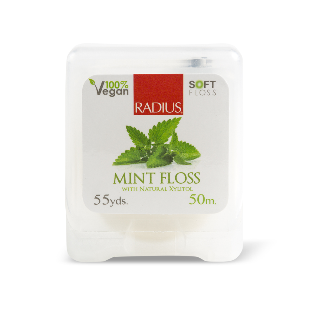 Radius, Натуральная шелковая зубная нить со вкусом мяты/Natural silk Mint Flossб 50мR00186 Radius, Натуральная шелковая зубная нить со вкусом мяты/Natural silk Mint Flossб 50мR00186Натуральные шелковые зубные нити со вкусом мяты - средство № 1 для борьбы с заболеваниями десен и зубным камнем. Чистит там, где не достает Ваша зубная щетка. Шёлковая нить изготовлена из натурального материала с добавлением мяты. Она очень тонкая. Обладает отличными чистящими свойствами.