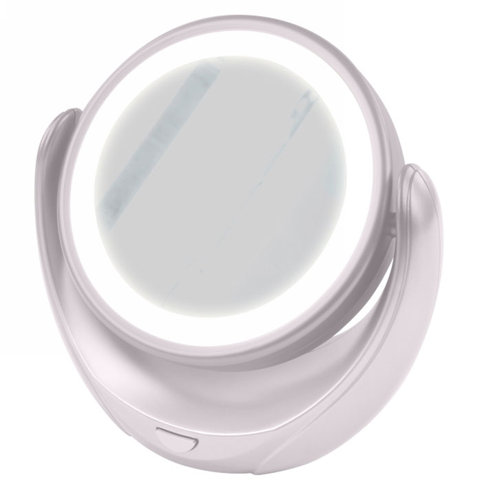 Marta MT-2653, White Pearl зеркало с подсветкойMT-2653 Marta MT-2653, White Pearl зеркало с подсветкойMT-2653Marta MT-2653 - стильное и элегантное настольное зеркало с подсветкой и пятикратным увеличением отражения одной из поверхностей. Идеально подходит для тщательного нанесения макияжа и ухода за кожей лица. Зеркало позволяет изменять угол наклона для достижения максимального удобства, а также имеет две зеркальные стороны, одна из которых обладает свойством пятикратного увеличения отражения, что особенно важно при кропотливой работе с участками лица, требующими наиболее тщательного внимания. Круговая подсветка по контуру зеркала Marta MT-2653 нормализует и выравнивает освещение, позволяя детально разглядеть все нюансы отражения. Для полноценной работы зеркала используются распространенные элементы питания типа АА на 1,5 В, одного комплекта которых хватит на длительный срок эксплуатации. Простота использования и очистки, функциональность, сопровождающаяся особым комфортом, делают настольное зеркало незаменимым аксессуаром для ухода за лицом и в домашних условиях, и в...