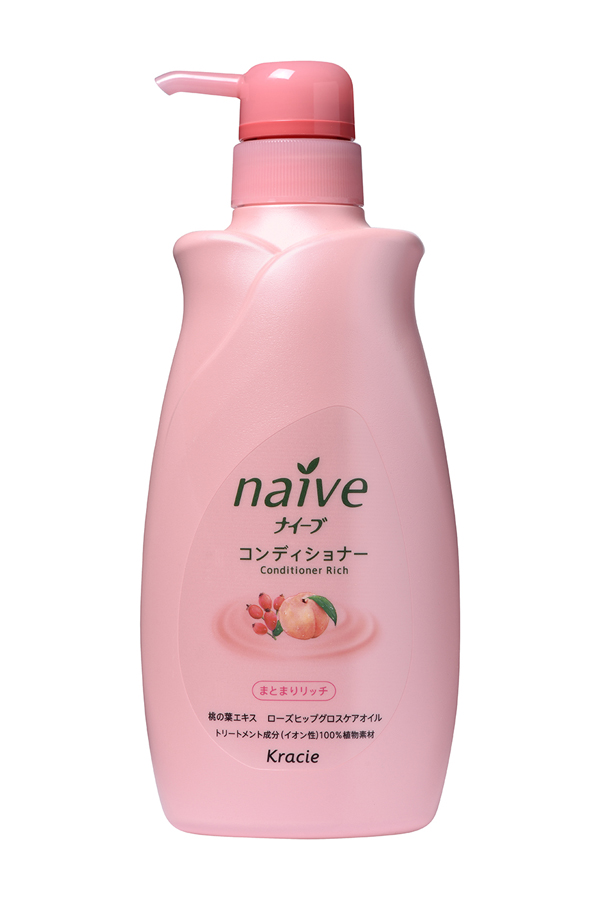 Kracie 71601 Naive Бальзам-ополаскиватель для сухих волос восстанав. «Naive - экстракт персика, 550 мл71601kr Kracie 71601 Naive Бальзам-ополаскиватель для сухих волос восстанав. «Naive - экстракт персика, 550 мл71601krМягкий бальзам-ополаскиватель обеспечивает волосы необходимыми питательными и увлажняющими веществами. Активные компоненты 100% растительного происхождения восстанавливают структуру волос, делая их шелковистыми и послушными. • Гликозилтрегалоза (увлажняющее вещество аминокислотной группы) в сочетании с растительными экстрактами глубоко увлажняет волосы, предотвращая ломкость и секущиеся кончики. • Экстракт из листьев и мякоти плодов персикового дерева питает волосы, защищает от пересушивания, увлажняет и смягчает кожу головы. • Масло шиповника делает волосы блестящими и гладкими