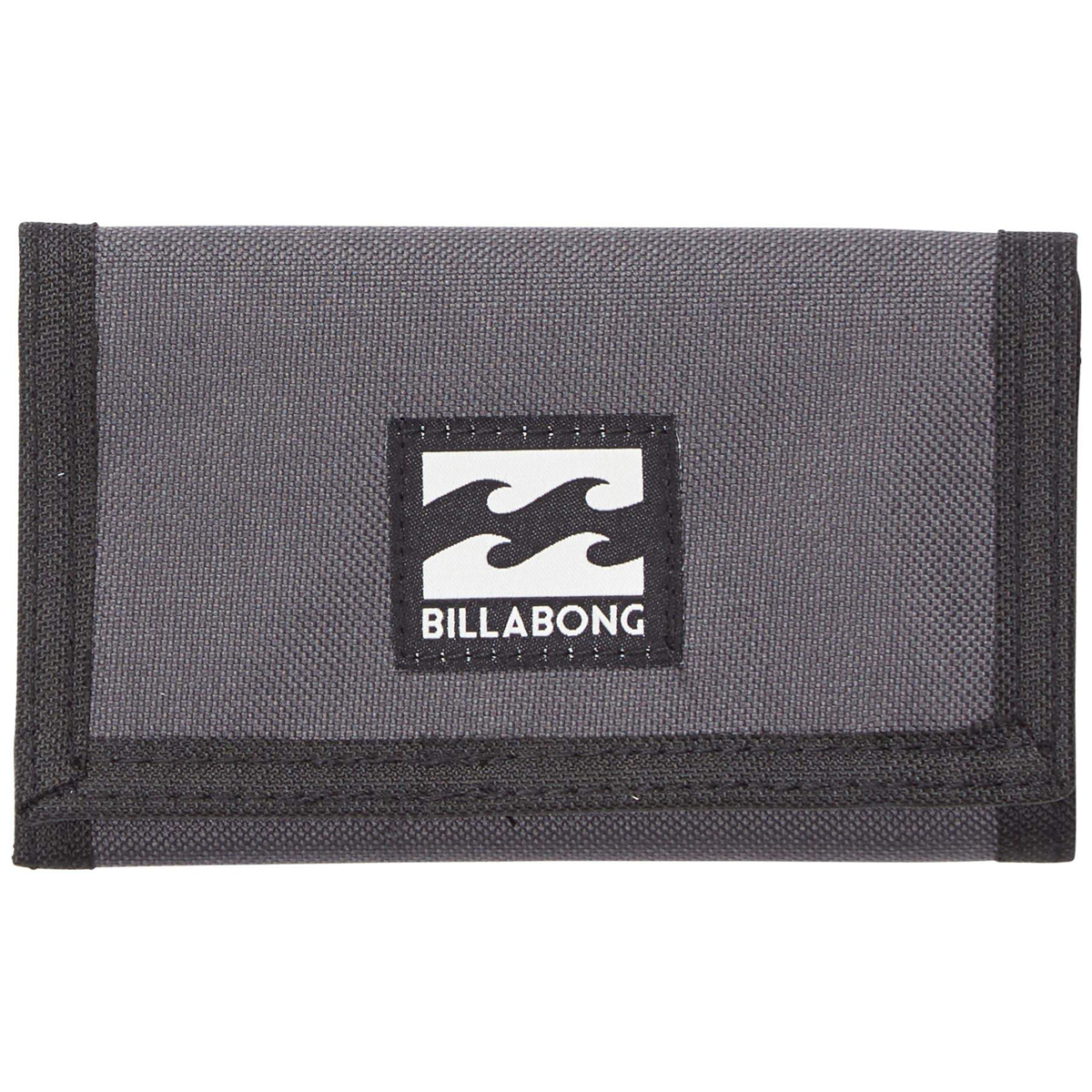 Кошелек дорожный Billabong Atom Wallet, цвет: темно-серый , 1 л. Z5WL02BP-001 BK Кошелек дорожный Billabong Atom Wallet, цвет: темно-серый , 1 л. Z5WL02BP-001 BKКлассический тряпичный кошелек с новыми расцветками от Billabong.