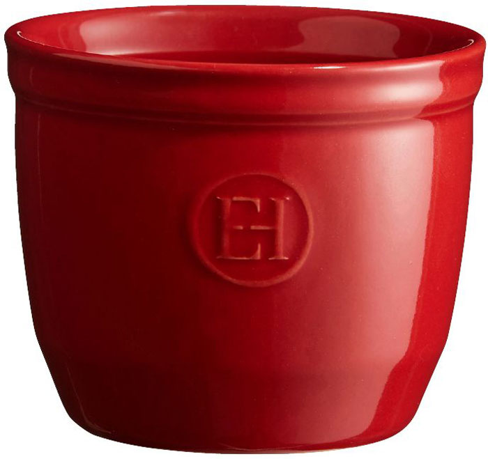 Рамекин Emile Henry, цвет: гранат, диаметр 8,5 см341008 Рамекин Emile Henry, цвет: гранат, диаметр 8,5 см341008Порционная форма рамекин Emile Henry предназначена как для готовки, так и для сервировки отдельных порций. Идеально подходит для кухни в загородном доме. Высокопрочная керамика (HR ceramic) великолепно распределяет и сохраняет тепло, что и требуется для приготовления помадок, гратенов, рассыпчатых и открытых пирогов. Форма не боится перепадов температур, и ее можно ставить в духовку сразу после того, как она была вынута из морозильной камеры. Покрытие формы устойчиво к появлению сколов и царапин, а его цвет остается ярким даже после многократного использования в посудомоечной машине. Высокие рамекины более компактные и глубокие, чем классические, они идеально подходят для десертов, требующих высоких бортиков, таких как Ром-Баба, Панна-Котта, Шарлотт или замороженный десерт. Можно сделать несколько слоев благодаря глубине 7 см. Рамекины также могут быть использованы для создания пикантных рецептов, которые раскрывают различные ароматы при открытии каждого слоя. ...