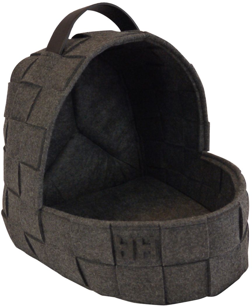 Лежак для животных Happy House Felt, 41 х 38 х 36 см4315 Лежак для животных Happy House Felt, 41 х 38 х 36 см4315Лежак Happy House Felt непременно станет любимым местом отдыха вашего домашнего животного. Изделие выполнено из войлока, полиэстера и искусственной кожи. Такой материал не теряет своей формы долгое время. Внутри имеется мягкая съемная подстилка. Сверху изделия - удобная кожаная ручка. На таком лежаке вашему любимцу будет мягко и тепло. Он подарит вашему питомцу ощущение уюта и уединенности, а также возможность спрятаться.