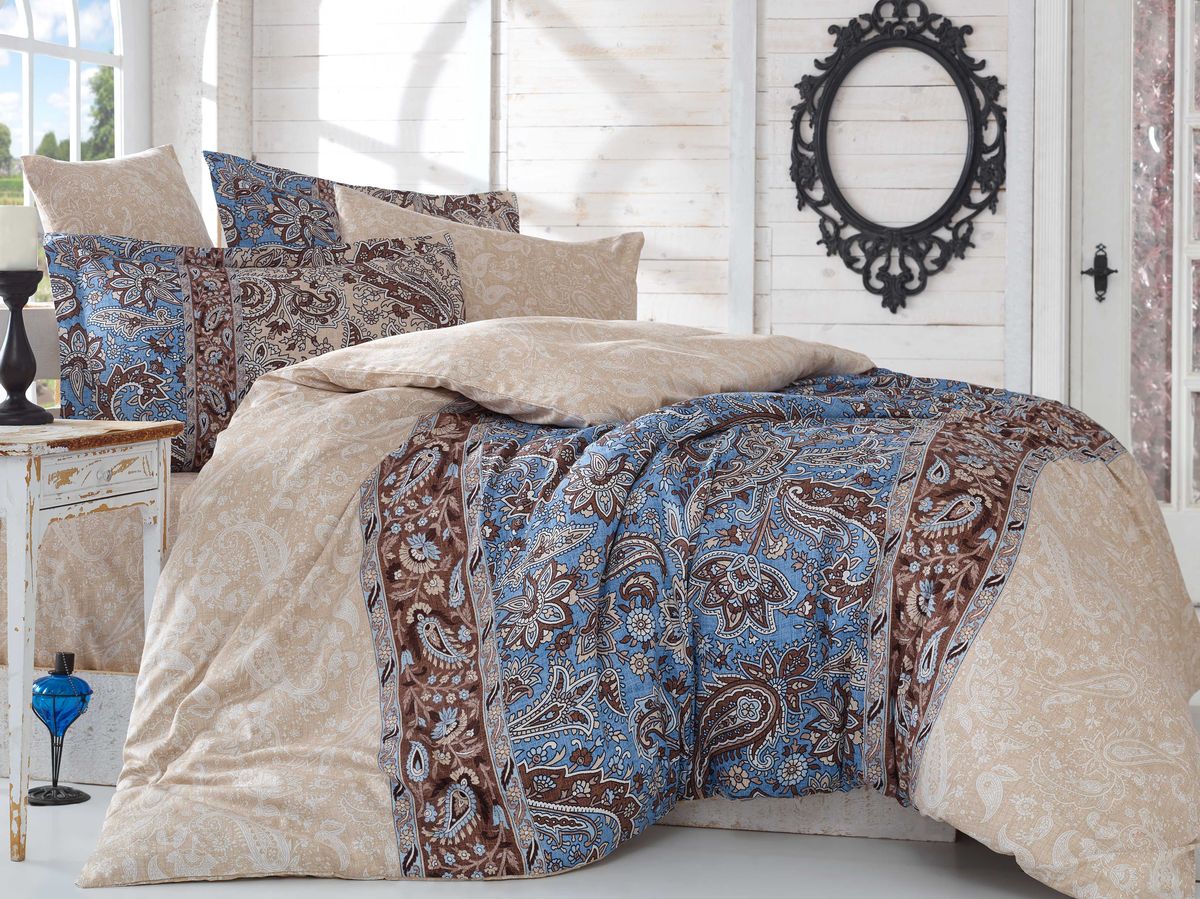 Комплект белья Hobby Home Collection Caterina, семейный, наволочки 50x70, 70x70, цвет: коричневый1501001148 Комплект белья Hobby Home Collection Caterina, семейный, наволочки 50x70, 70x70, цвет: коричневый1501001148Комплект белья Hobby Home Collection состоит из простыни, 2 пододеяльников и 4 наволочек. Белье выполнено из сатина. Это блестящая и плотная ткань из 100% натурального хлопка высокого качества, изготовленная путем сложного переплетения нескольких видов нитей. Сатиновое переплетение придает тканям повышенное сопротивление к истиранию. Красивый, изысканный внешний вид, мягкость и нежность ткани позволяет сравнивать сатин с шелком. А по прочности и долговечности сатину вообще нет равных, белье из этой благородной ткани выдерживает более 200 стирок, сохраняя при этом безупречный внешний вид. Помимо своих внешних качеств, ткань отличается хорошей способностью пропускать воздух и прекрасно впитывать влагу, благодаря чему оно подойдет людям, которые не переносят синтетическую ткань и прочие материалы, смешанные с синтетикой. Белье практически не мнется и легко стирается.