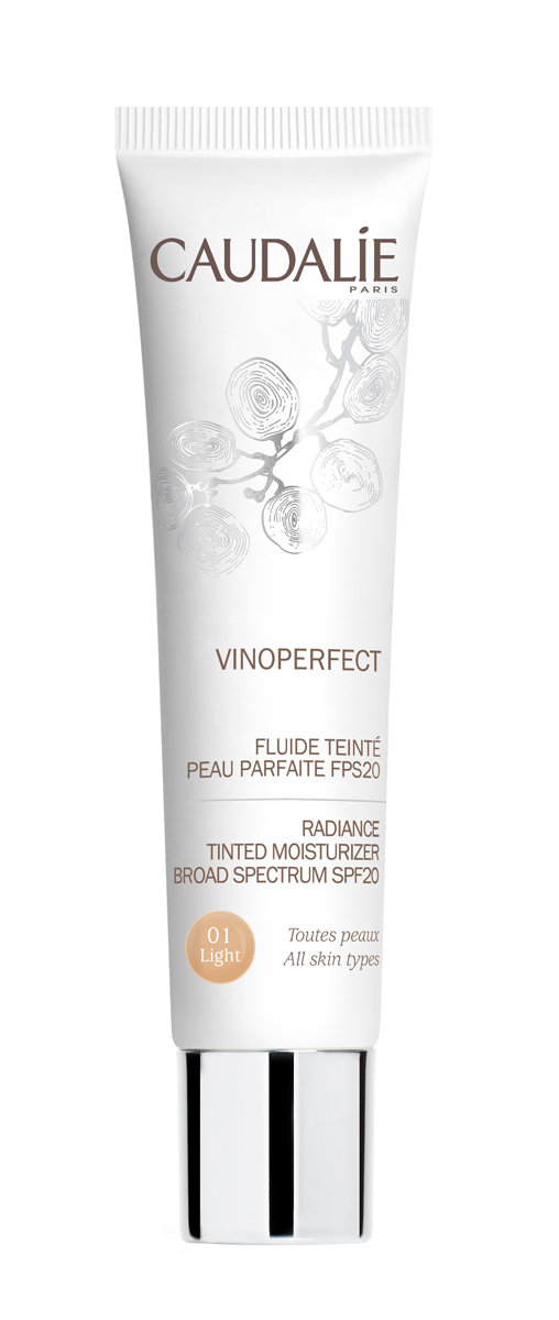 Caudalie Тонирующий увлажняющий флюид «Совершенная кожа» SPF 20 Vinoperfect 40 мл, светлый тон 01165 Caudalie Тонирующий увлажняющий флюид «Совершенная кожа» SPF 20 Vinoperfect 40 мл, светлый тон 01165• флюид без жиров моментально увлажняет кожу, восстанавливает сияние благодаря светоотражающим микрочастицам, обеспечивает ровный, свежий цвет лица. Со временем мелкие морщины разглаживаются, а пигментные пятна исчезают, благодаря содержанию запатентованного компонента Виниферин. Идеальная основа под макияж.