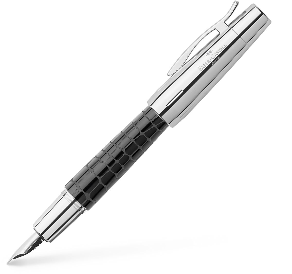 Faber-Castell Ручка перьевая E-motion Edelharz Croco m148230 Faber-Castell Ручка перьевая E-motion Edelharz Croco m148230Перьевая ручка высшего качества черный корпус изготовлен из редкой полимерной смолы оба конца из хромированного шлифованного металла упругий клип можно использовать поршневой механизм или картриджи высококачественное перо из нержавеющей стали с толщиной линии М индивидуальная подарочная упаковка