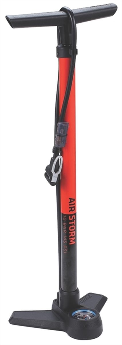 Насос велосипедный BBB AirStorm Steel Pump, напольный, цвет: красныйBFP-22 Насос велосипедный BBB AirStorm Steel Pump, напольный, цвет: красныйBFP-22Алюминиевый напольный насос. Давление до 10bar/145psi. Точный манометр отображает давление как в bar, так и в psi. Эргономичная ручка-бумеранг. Естественный хват для увеличенной мощности и вставки из материала kraton для дополнительного комфорта. Алюминиевый корпус общей длиной 70 cм. Насадка DualHead с фиксатором под большой палец. Прочное и устойчивое композитное основание.