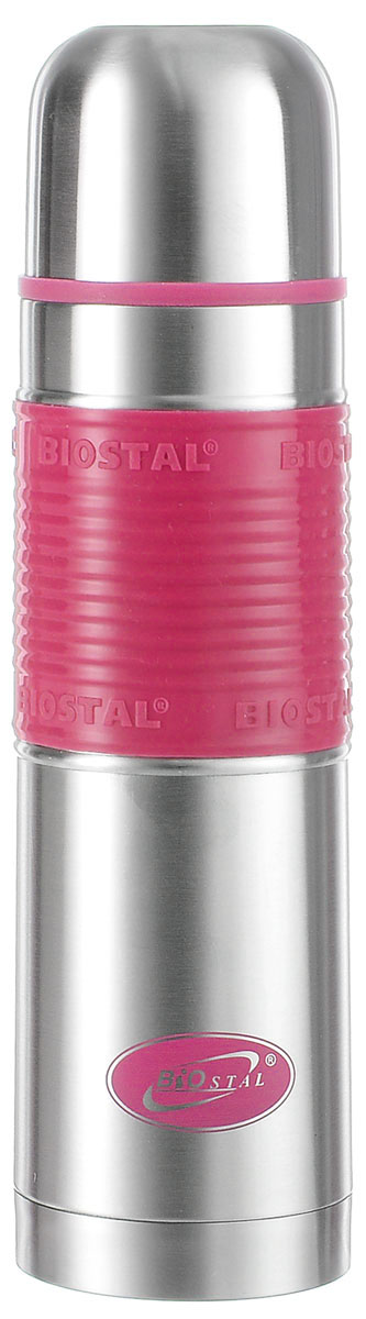 Термос Biostal Flёr, цвет: стальной, розовый, 500 млNB-500P-R Термос Biostal Flёr, цвет: стальной, розовый, 500 млNB-500P-RТермос с узким горлом Biostal Flёr, изготовленный из высококачественной нержавеющей стали, имеет удобную цветную силиконовую вставку. Такой термос прост в использовании, экономичен и многофункционален. Термос предназначен для хранения горячих и холодных напитков (чая, кофе) и укомплектован пробкой с кнопкой. Такая пробка удобна в использовании и позволяет, не отвинчивая ее, наливать напитки после простого нажатия. Изделие также оснащено крышкой- чашкой. Легкий и прочный термос Biostal Flёr сохранит ваши напитки горячими или холодными надолго. Высота термоса (с учетом крышки): 24.5 см. Диаметр горлышка: 4,5 см.