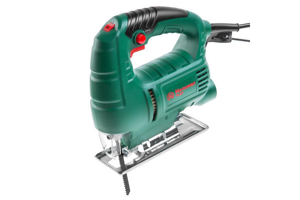 Лобзик электрический Hammer Flex LZK550L196318 Лобзик электрический Hammer Flex LZK550L196318Лобзик Hammer Flex LZK550L 550Вт 0-3000ход/мин 65мм-дер 8мм-мет Данная модель предназначена для распила деревянного материала (ДВП, ДСП, фанера), металла, пластика, других сплавов. Лобзик может производить распил вдоль материала, поперек, и даже под углом. Данный электролобзик оснащен системой двойной изоляции, которая повышает уровень безопасности и позволяет использование электроинструмента в быту. Лобзик оснащен системой электронного контроля частоты хода. Электролобзик может подключаться к промышленному пылесосу, что обеспечивает чистоту на рабочем месте. Комплектация: Пилка Ключ специальный Кожух защитный прозрачный Ручка скобовидная Электронная регулировка числа оборотов Регулировка наклона подошвы без инструмента Наклон подошвы