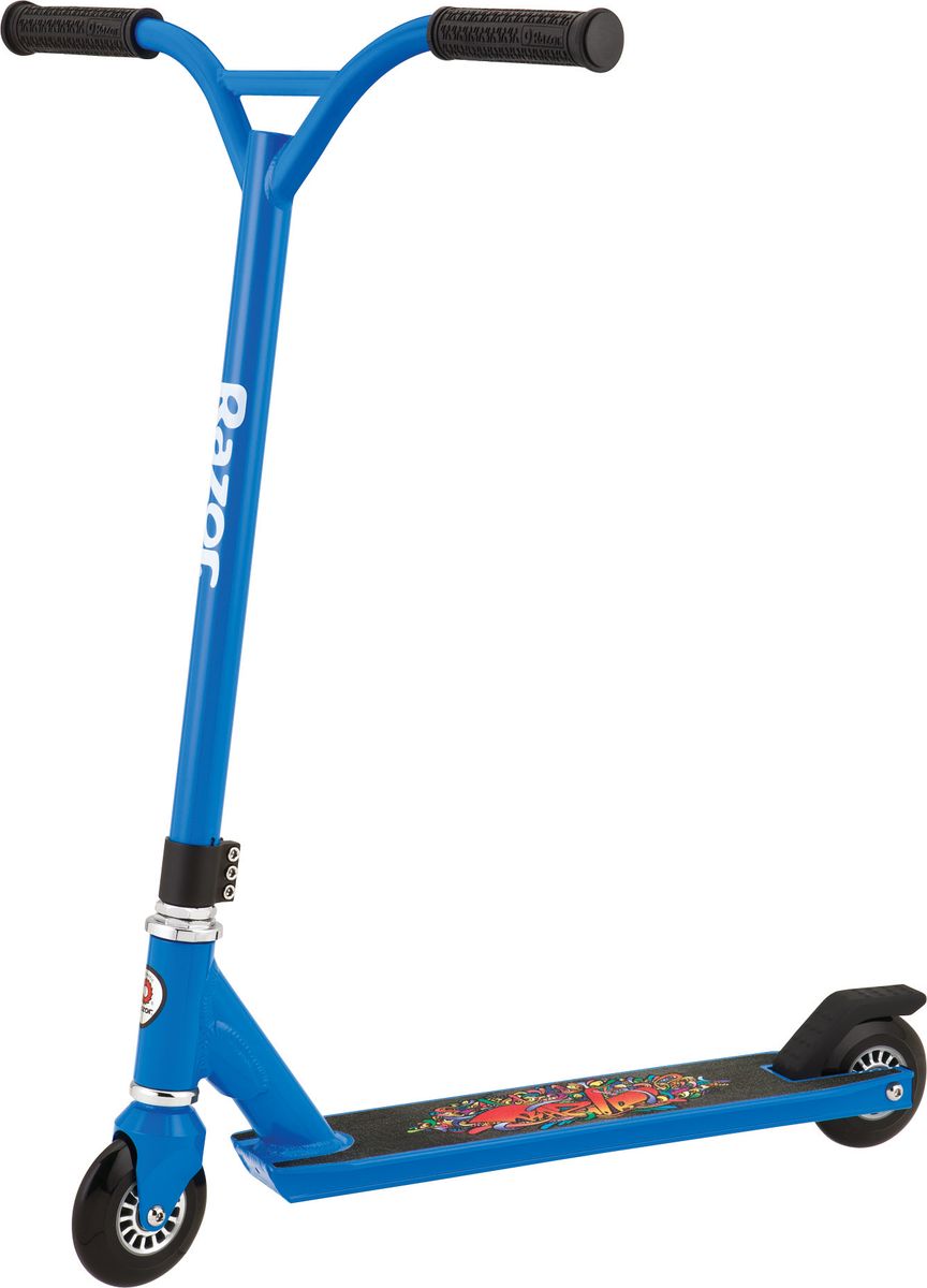 Самокат трюковой Razor Beast, цвет: синий, черныйWRA523700 Самокат трюковой Razor Beast, цвет: синий, черныйWRA523700Детский самокат Razor Beast подойдет как для новичков, желающих освоить больше экстремальных трюков, так и для опытных райдеров, ищущих базу для супер-кастома. Изделие имеет стальную раму, 2 уретановых колеса с пластиковым диском, деку из авиационного алюминия и руль с прорезиненными ручками.Возраст: от 6 лет.Максимальная нагрузка: 100 кг.Размер деки (ДхШ): 48,5 х 10 см.Ширина руля: 46 см. Высота руля: 54 см.Диаметр колес: 10 см.Подшипники RZR 20.Тройной хомут.