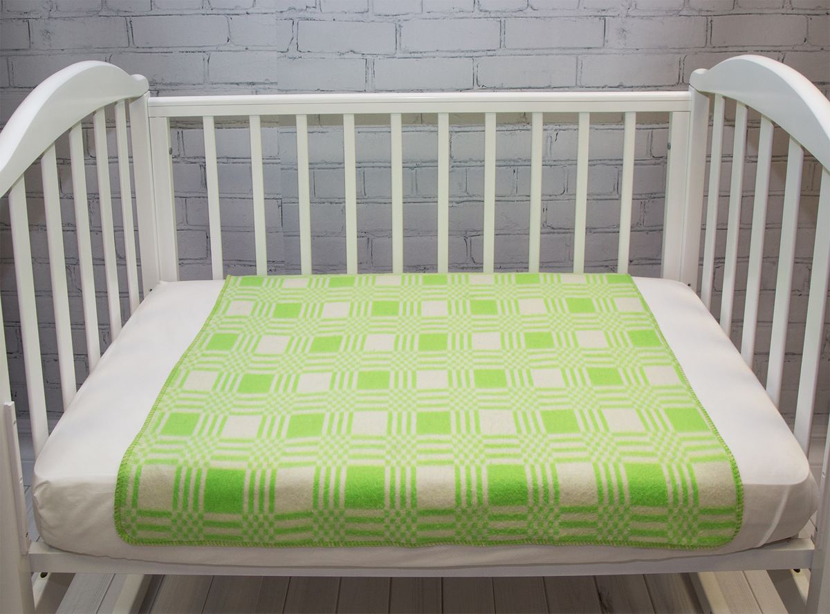 Baby Nice Одеяло детское Клетка цвет салатовыйD316511 Baby Nice Одеяло детское Клетка цвет салатовыйD316511Одеяло детское Baby Nice Клетка - ребенок, спящий под байковым одеялом, словно укрытый нежным мягким облаком, находится в тепле, и не потеет при этом. Дышащая способность натурального хлопка позволяет добиться такого эффекта. Лёгкий по ощущениям (материал имеет небольшой вес), но, вместе с тем, плотный материал, сохраняет тепло. Кроме того, ткань гигроскопична, а значит, впитывает избыточную влагу, не становясь при этом влажной на ощупь. Размер: 100х140 см