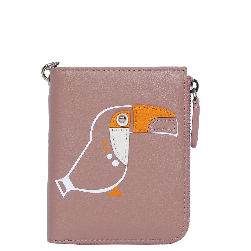 Кошелек женский Leo Ventoni, цвет: светло-розовый. L330979L330979-d.pink Кошелек женский Leo Ventoni, цвет: светло-розовый. L330979L330979-d.pinkИзысканный женский кошелек от итальянского бренда Leo Ventoni выполнен из натуральной кожи с невероятно мягкой фактурой. Оттенок пыльной розы в сочетании с дизайнерской аппликацией в виде яркого пеликана превращают кошелек в изящный аксессуар, который придется по вкусу любительницам новых трендов в моде. Внутри модели находятся одно отделений для купюр, а также вы сможете разместить свои 3 дисконтные карты. Внутри имеется удобный вкладыш ключей, а также отделение для мелочи. Кошелек закрывается на прочную металлическую молнию.