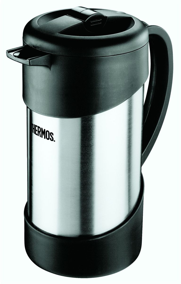 Термос-кофепресс Thermos, цвет: стальной, 1 л. NCI 1000836564 Термос-кофепресс Thermos, цвет: стальной, 1 л. NCI 1000836564Термос кофе-пресс из нержавеющей стали со стальной колбой для заваривания молотого кофе. Также эта модель хороша для заваривания чая и травяных настоев. Принцип действия основан на поршневой системе отжима, как у стеклянных кофе- пресс, но при этом вы можете наслаждаться вкусом и ароматом свежеприготовленного напитка 6 часов. Термос сохраняет напитки горячими в три раза дольше по сравнению с обычным кофе-прессом со стеклянной колбой. Легкость в использовании: засыпать в кофе-пресс молотый кофе, залить кипящую воду, накрыть крышкой с ситечком, через 3-5 минут опустить поршень вниз.