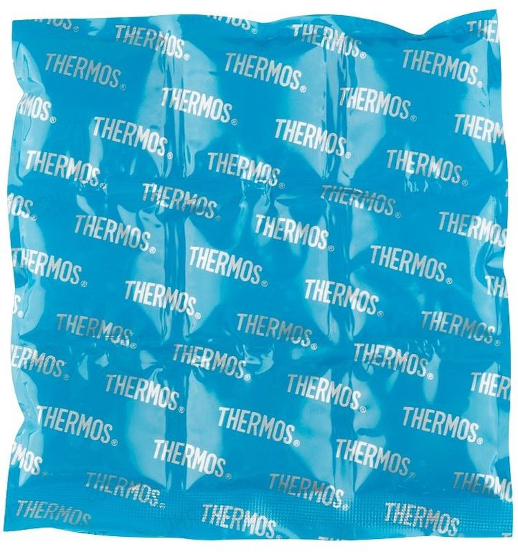 Аккумулятор холода Thermos Ice Mat, цвет: синий, 15,2 х 14,7 см451095 Аккумулятор холода Thermos Ice Mat, цвет: синий, 15,2 х 14,7 см451095Аккумуляторы холода Freeze Board увеличивают время сохранения температуры продуктов. Рассчитаны на многократное использование, легко моются, изготовлены из экологически чистых материалов. Представлены в темно-синих плоских брикетах из полипропилена. Для поддержания режима холод необходимо: брикеты поместить в морозильную камеру на 6-8 часов, затем поместить в сумку охлажденные продукты и аккумуляторы.