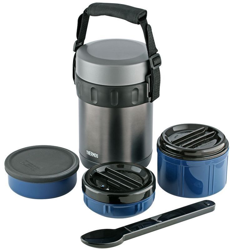 Термос Thermos, цвет: темной-серый, 2 л. JBG-2000150516 Термос Thermos, цвет: темной-серый, 2 л. JBG-2000150516В набор входят термос из нержавеющей стали и высококачественные пластиковые контейнеры для трех блюд (0,4 мл, 0,8 мл и 0,4 мл). Контейнер для жидкого (первого) блюда герметичен. Набор также укомплектован ложкой из нержавеющей стали в пластиковом чехле.