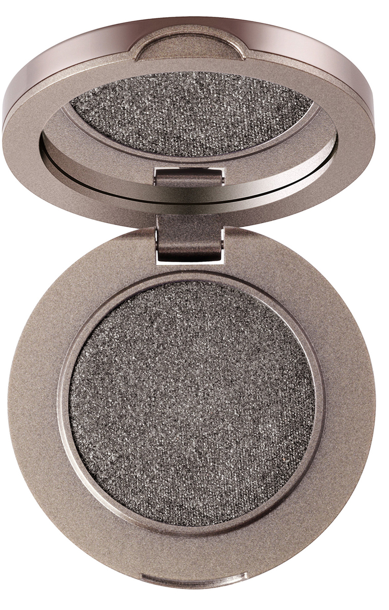 Delilah Тени для век тон Pewter, 1,6 гр1301207 Delilah Тени для век тон Pewter, 1,6 гр1301207Тени Colour Intense имеют два варианта финиша – матовый и с шиммером. Сияющий финиш сочетает в себе гладкость и мягкость кремовой текстуры с удобством компактной. Результат – сверкающий цвет и легкость растушевки на веках. Матовый финиш обеспечивается засчет ультрамелкого помола с глубоким насыщенным пигментом, который прекрасно ложится и позволяет регулировать интенсивность нанесения. Тени Colour Intense легко наносятся и растушевываются, давая возможность сделать профессиональный и действительно стойкий макияж.