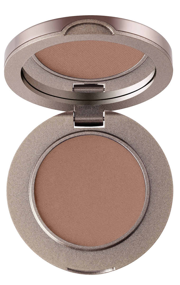 Delilah Тени для век тон Biscuit, 1,6 грDLL1608 Delilah Тени для век тон Biscuit, 1,6 грDLL1608Тени Colour Intense имеют два варианта финиша – матовый и с шиммером. Сияющий финиш сочетает в себе гладкость и мягкость кремовой текстуры с удобством компактной. Результат – сверкающий цвет и легкость растушевки на веках. Матовый финиш обеспечивается засчет ультрамелкого помола с глубоким насыщенным пигментом, который прекрасно ложится и позволяет регулировать интенсивность нанесения. Тени Colour Intense легко наносятся и растушевываются, давая возможность сделать профессиональный и действительно стойкий макияж.