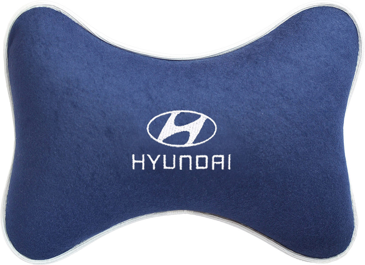 Подушка на подголовник Auto Premium Hyundai , цвет: синий. 3748737487 Подушка на подголовник Auto Premium Hyundai , цвет: синий. 3748737487Подушка на подголовник - это прежде всего лучший способ создать комфорт для шеи и головы во время пребывания в автомобильном кресле. Большинство штатных подголовников устроены так, что до них попросту не дотянуться. Данный аксессуар полностью решает эту проблему, создавая мягкую ортопедическою поддержку. Подушка крепится к сиденью, а это значит один раз поставил - и забыл. Меньше утомляемость - а следовательно выше внимание и концентрация на дороге. Одинакова удобна для пассажира и водителя. Подушка выполнена из велюра.
