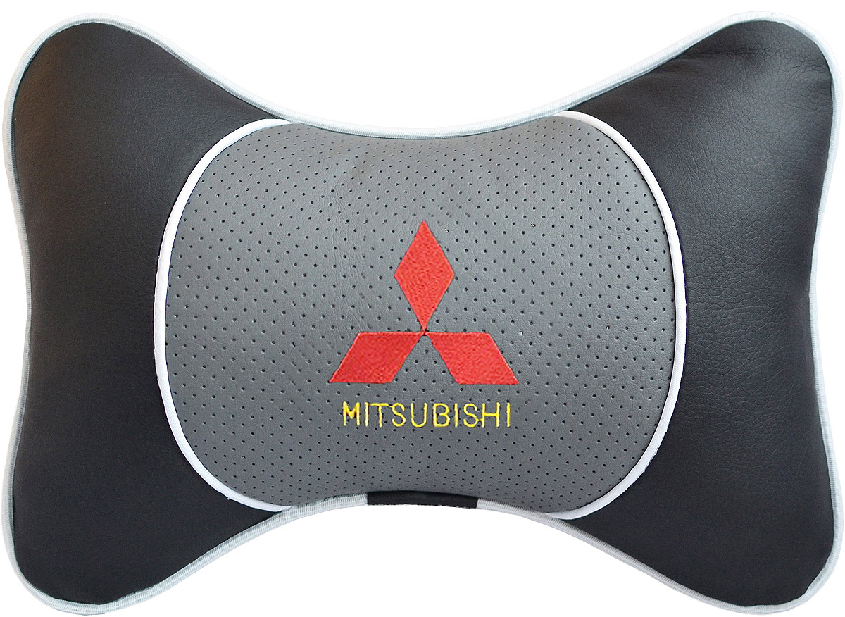 Подушка на подголовник Auto Premium Mitsubishi, цвет: серый. 3754637546 Подушка на подголовник Auto Premium Mitsubishi, цвет: серый. 3754637546Подушка на подголовник Люкс выполнена из черной гладкой экокожи, вставка из серой перфорированной экокожи имеет обрамление мягким кантом. Для нанесения вышивки используются высококачественные итальянские нитки. Подушка на подголовник - это прежде всего лучший способ создать комфорт для шеи и головы во время пребывания в автомобильном кресле. Такая подушка будет удобна как водителю, так и пассажиру. При производстве используются высококачественные, износостойкие материалы и гипоаллергенные наполнители.