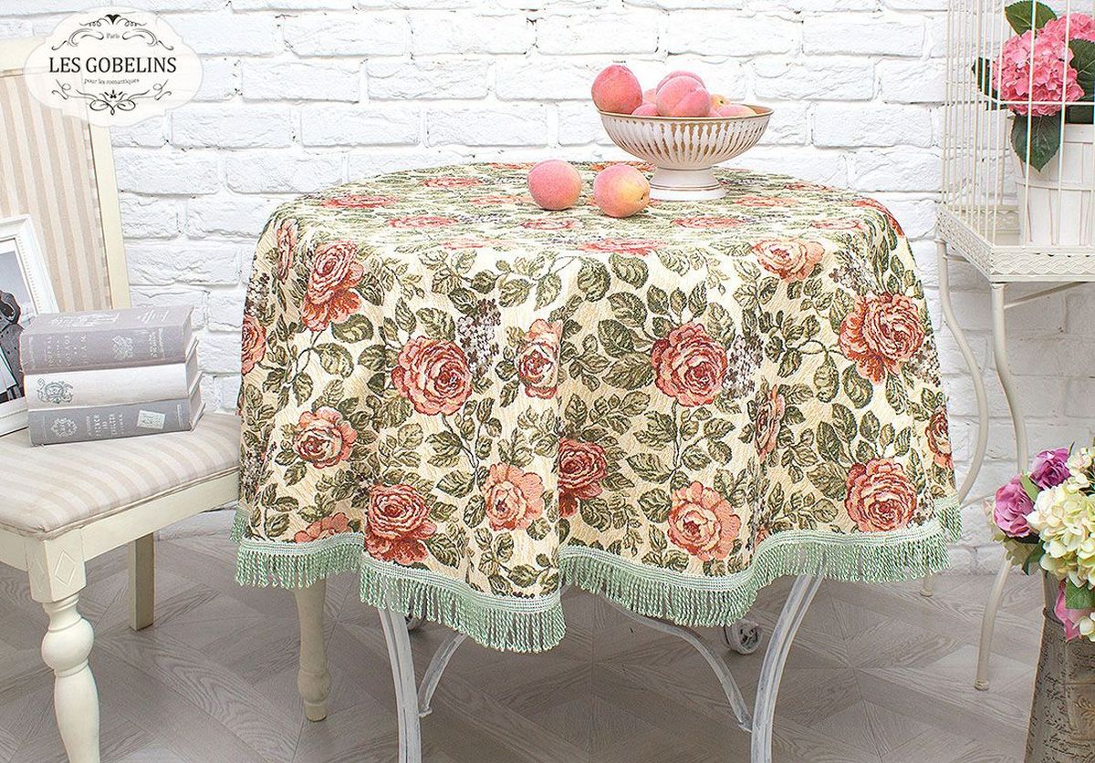Скатерть Les Gobelins Art Floral, круглая, диаметр 160 см. lns239556lns239556 Скатерть Les Gobelins Art Floral, круглая, диаметр 160 см. lns239556lns239556Производитель: Les Gobelins Страна производства: Россия Круглая скатерть. Материал: Гобелен Состав материала: Хлопок - 52%, Полиэстер - 48% Размер (Диаметр): 160 см Упаковка: Полиэтиленовый пакет с клейким клапаном и бумажным вкладышем с информацией о продукте. Скатерть украшена по краю бахромой. Расположение рисунка на скатерти соответствует фотографии.