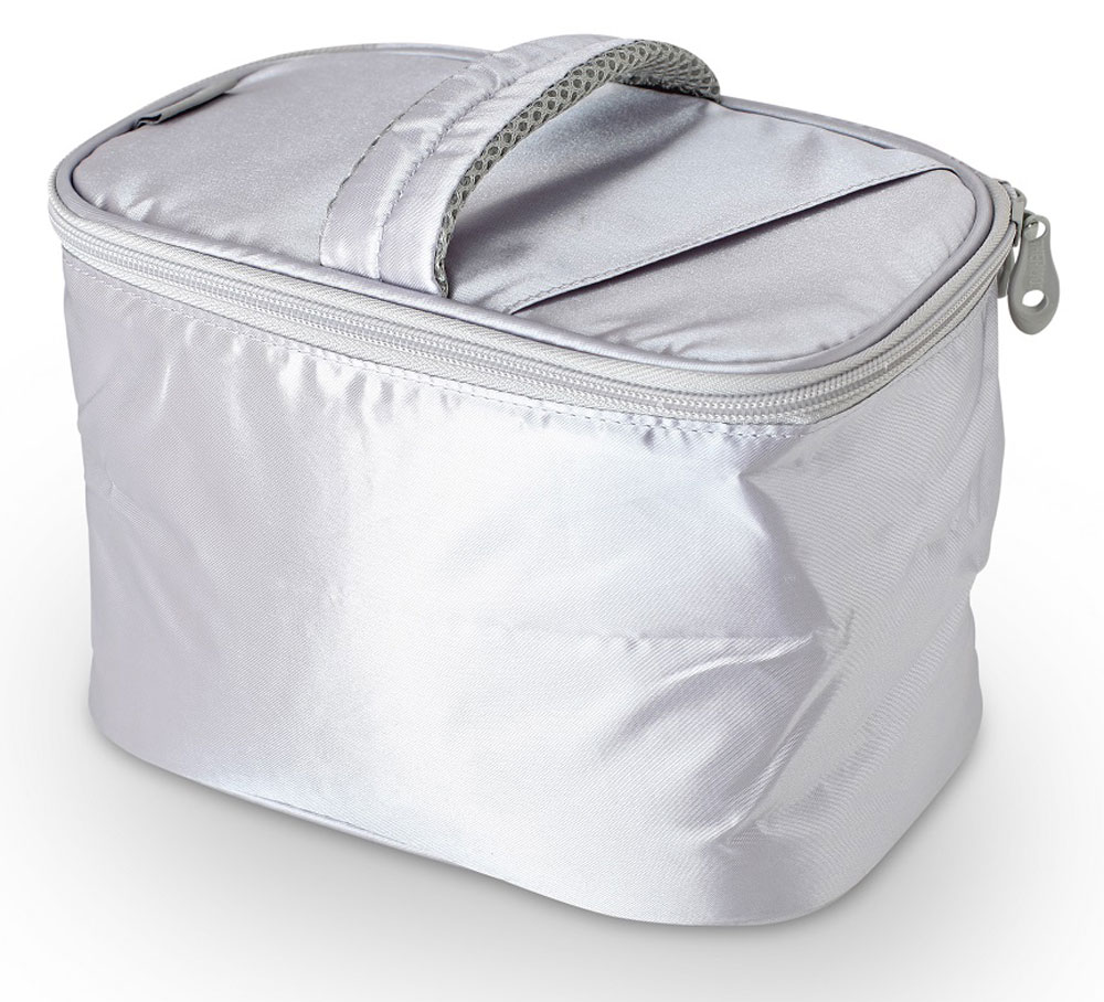 Термосумка Thermos Beauty Kit, цвет: серебряный, 6,5 л468963 Термосумка Thermos Beauty Kit, цвет: серебряный, 6,5 л468963Способна вместить довольно большой объем кремов , мазей, медикаментов и других препаратов, не предназначенных для хранения в тепле. По желанию, для усиления охлаждающего эффекта возможно применение замороженных аккумуляторов температуры THERMOS Gel Pack™.