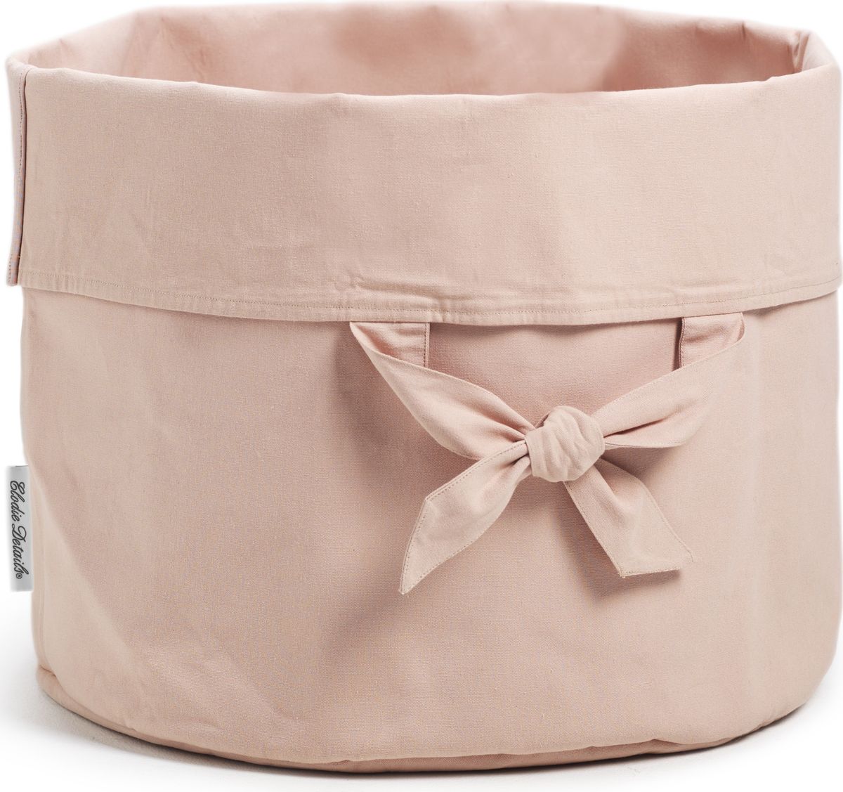 Elodie Details Корзина для детских принадлежностей Powder Pink103848 Elodie Details Корзина для детских принадлежностей Powder Pink103848Корзина-переноска для игрушек и детских вещей Elodie Details Приносит порядок и стиль в детское пространство - предназначена для хранения игрушек и аксессуаров. - держит форму, даже когда пустая - крепкие прочные ручки - диаметр 45 см, высота 35 см - входит в серию дизайна постельных принадлежностей Elodie Details, можно дополнительно выбрать и другие аксессуары в едином стиле Сделан из невероятно гладкого и мягкого 100% органического хлопка-перкаль. Хлопок имеет сертификацию GOTS, вырос без использования вредных химических веществ.