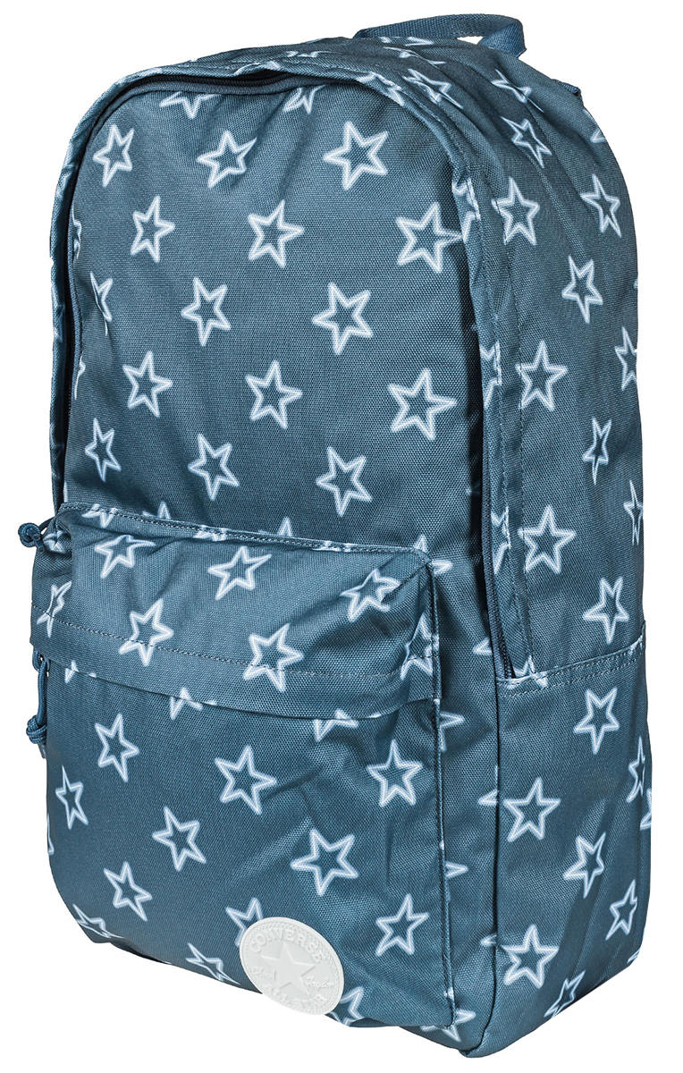 Рюкзак городской Converse Edc Poly Backpack, цвет: синий. 1000333190310003331903 Рюкзак городской Converse Edc Poly Backpack, цвет: синий. 1000333190310003331903Рюкзак городской Converse выполнен из полиэстера и оформлен оригинальным принтом. Модель с одним отделением застегивается на молнию. Передняя стенка оформлена объемным карманом на молнии. Внутри имеется вместительный карман. Рюкзак оснащен широкими регулируемыми по длине плечевыми лямками и петлей для подвешивания.