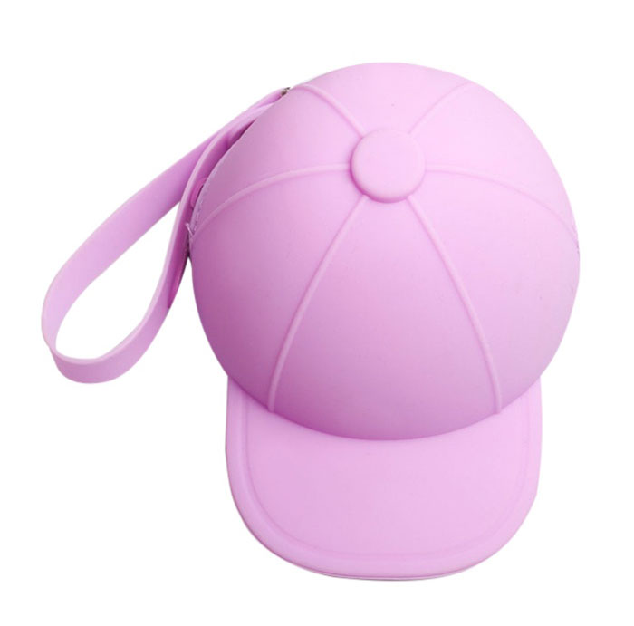 Кошелек детский Vitacci Kids, цвет: сиреневый. 24080-1124080-11 Кошелек детский Vitacci Kids, цвет: сиреневый. 24080-1124080-11Оригинальный детский кошелек Vitacci Kids изготовлен из мягкого безопасного силикона в виде кепки. Кошелек имеет одно отделение и закрывается на застежку-молнию. У изделия имеется ремешок-петля на металлическом карабине.
