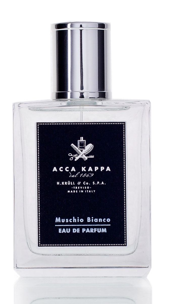 Acca Kappa Парфюмерная вода Белый мускус 100 мл28420_красный Acca Kappa Парфюмерная вода Белый мускус 100 мл28420_красныйАромат Muschio Bianco окружает тело свежестью итальянской весны. Гармоничное сочетание сладких, чувственных нот, легкой древесности, амбры и мускуса. Элегантая композиция для мужчин и женщин, созданная из деликатных, утонченных натуральных ингредиентов. Современная классика от Acca Kappa. Cодержит эфирные масла лимона, бергамота, кардамона, кедра, лаванды, ягод можжевельника и сладкого апельсина.