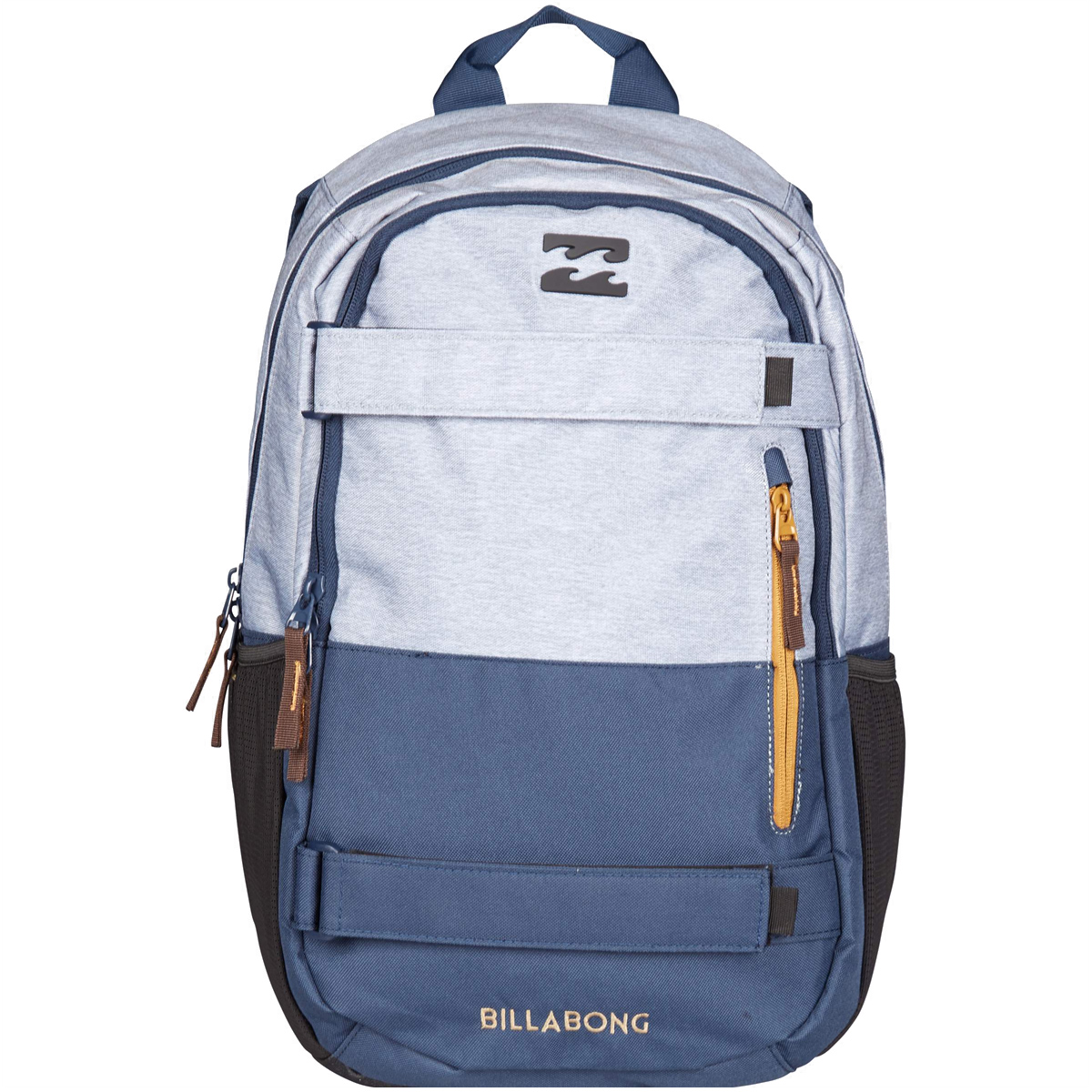Рюкзак городской Billabong No Comply, цвет: серый, синий. 36078693686844026 Рюкзак городской Billabong No Comply, цвет: серый, синий. 36078693686844026Удобный рюкзак объемом 25 литров, дополненный ремнями для крепления скейтборда и отделением для ноутбука. Отличная модель, которая позволит с комфортом передвигаться по городу со скейтом, освободив руки, а также не переживать за сохранность ПК. Достаточный объем уверенно удовлетворит повседневные потребности, а эргономичные лямки подарят комфорт при транспортировке даже тяжело нагруженного рюкзака.