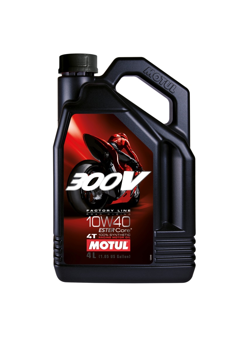 Масло моторное Motul 300 V 4T FL Road Racing, синтетическое, 10W-40, 4 л104121 Масло моторное Motul 300 V 4T FL Road Racing, синтетическое, 10W-40, 4 л104121100% синтетическое моторное масло для 4-х тактных мотоциклов, разработанное в сотрудничестве с заводскими спортивными командами: Factory Team. Линейка 300V обладает преимуществами технологии Ester Core. Она позволяет получить максимальную мощность двигателя, обеспечить надежность и предотвратить износ. Применение эстерового базового масла в сочетании с инновационным пакетом присадок, дает возможность получить масло с непревзойденными характеристиками для превосходной работы двигателя, сцепления и коробки переключения передач.