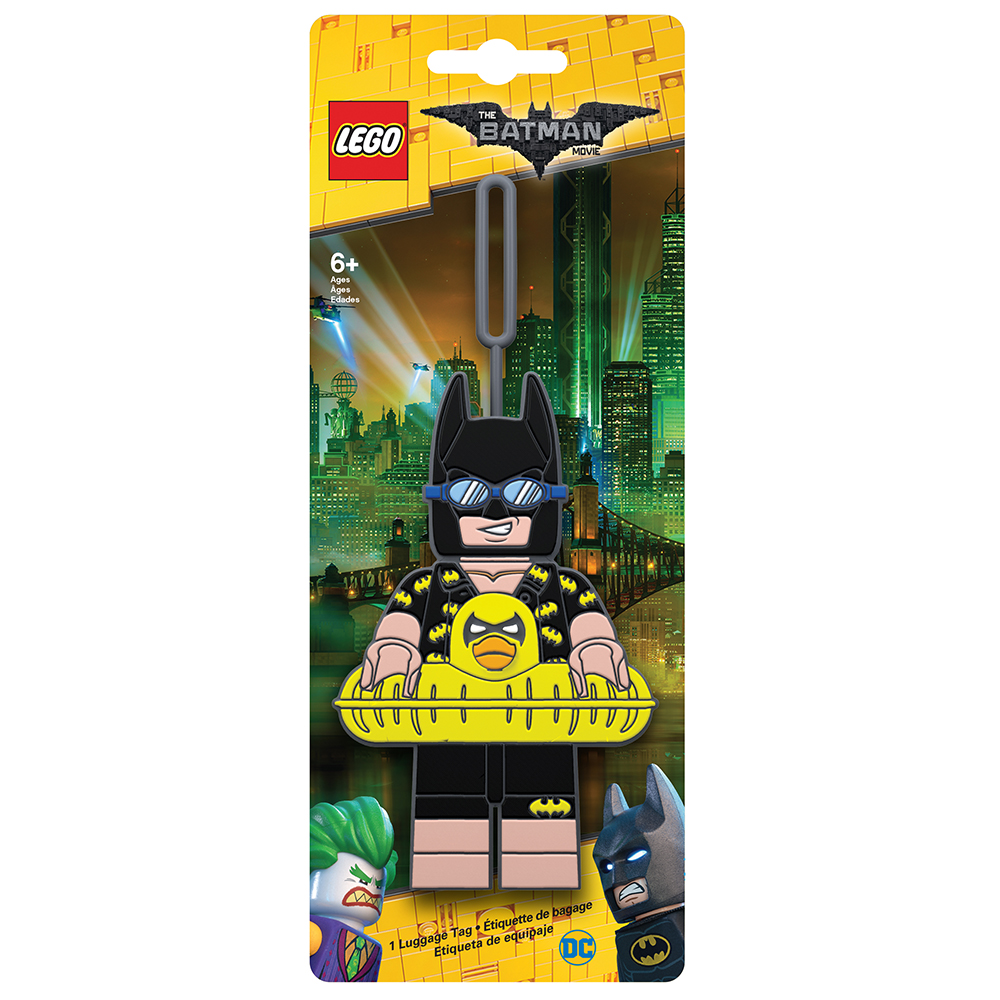 Бирка для багажа LEGO Batman Movie Rubber Ducky Batman. 5175051750 Бирка для багажа LEGO Batman Movie Rubber Ducky Batman. 5175051750Силиконовая бирка надежно крепится к багажу с помощью петли. Яркий и неповторимый дизайн сразу же привлечет внимание, и вы легко отыщите свой чемодан на транспортной ленте. Запишите свои контактные данные на обратной стороне бирки и можете не бояться, что ваш чемодан потеряется, ведь теперь работники аэропорта точно будут знать его хозяина.