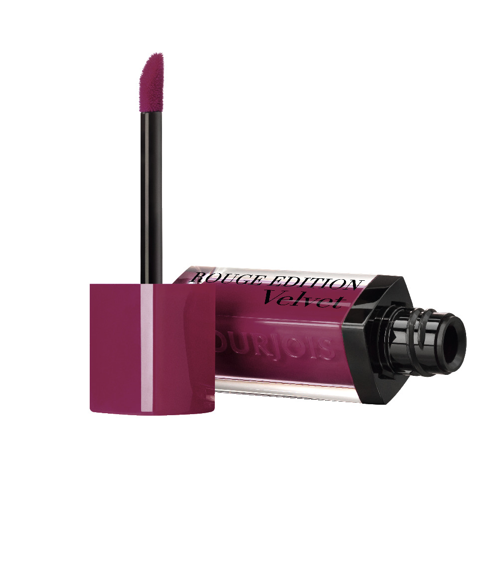 Bourjois Флюид Для Губ Бархатный Rouge Edition Velvet Тон 1429101268014 Bourjois Флюид Для Губ Бархатный Rouge Edition Velvet Тон 1429101268014Матовое покрытие и яркий цвет. Легкая, невесомая текстура, не ощутимая на губах. Простое нанесение, абсолютный комфорт и 24-часовая стойкость... УНИКАЛЬНАЯ ТЕКСТУРА Rouge Edition Velvet имеет удивительную текстуру. Флюидная текстура легко наносится и превращается в красивый матовый оттенок. Мягкая, флюидная текстура помады создает ультракомфортное ощущение второй кожи. Самый матовый, самый бархатный, самый гламурный! МАТОВАЯ И НЕВЕРОЯТНО ЛЕГКАЯ. Одно из самых главных качеств помад Bourjois - увлажнение. Формула Rouge Edition Velvet, обогащенная пигментами и маслами, обеспечивает исключительный комфорт и длительную стойкость.