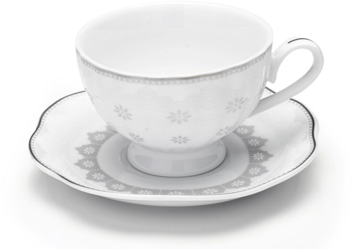 Кофейный сервиз Loraine, 110 мл, цвет: серый, подарочная упаковка. 2644126441 Кофейный сервиз Loraine, 110 мл, цвет: серый, подарочная упаковка. 2644126441Кофейный набор на 6 персон Loraine выполнен из высококачественного костяного фарфора - материала безопасного для здоровья и надолго сохраняющего тепло напитка.Несмотря на свою внешнюю хрупкость, каждый из предметов набора обладает высокой прочностью и надежностью. Элегантный классический дизайн с тонкой золотой каймой делает этот кофейный набор прекрасным украшением любого стола. Набор аккуратно упакован в подарочную упаковку, поэтому его можно преподнести в качестве оригинального и практичного подарка для своих родных и самых близких. В наборе: 6 кофейных чашек, 6 блюдец. Подходит для мытья в посудомоечной машине.