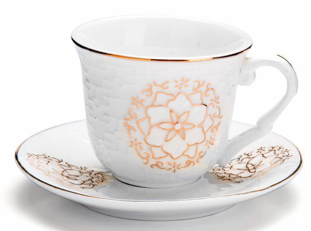Кофейный сервиз Loraine, 90 мл, подарочная упаковка. 2682626826 Кофейный сервиз Loraine, 90 мл, подарочная упаковка. 2682626826Кофейный набор на 6 персон Loraine выполнен из высококачественного костяного фарфора - материала безопасного для здоровья и надолго сохраняющего тепло напитка.Несмотря на свою внешнюю хрупкость, каждый из предметов набора обладает высокой прочностью и надежностью. Элегантный классический дизайн с тонкой золотой каймой делает этот кофейный набор прекрасным украшением любого стола. Набор аккуратно упакован в подарочную упаковку, поэтому его можно преподнести в качестве оригинального и практичного подарка для своих родных и самых близких. В наборе: 6 кофейных чашек, 6 блюдец. Подходит для мытья в посудомоечной машине.