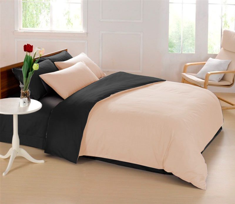 Постельное белье Sleep iX Perfection, евро, цвет: бежевый, черныйS03301004 Постельное белье Sleep iX Perfection, евро, цвет: бежевый, черныйS03301004Известно, что цвет напрямую воздействует на психологическое и физическое состояние человека. Специально для наших покупателей мы внесли описание воздействия каждого цвета в комплекты постельного белья Perfection.Бежевый – обладает внутренней теплотой, заряжает положительной энергетикой и способствует формированию душевной гармонии. Человек ощущает себя в окружении бежевого цвета очень спокойно.Черный – таинственный, основополагающий цвет. Создает ощущение защищенности, самодостаточности. Успокаивает психическую деятельность, усыпляет и снимает напряжение.Производитель: Sleep iXМатериал: Микрофреш (100 г/м2)Состав материала: 100% микрофибраРазмер: Двуспальное (евро)Размер пододеяльника: 200х220 смТип застежки на пододеяльнике: Молния (100 см)Размер простыни: 220х240 (обычная)Размер наволочек: 50х70 и 70х70 (по 2 шт)Тип застежки на наволочках: Клапан (20 см)Упаковка комплекта: Подарочная КоробкаCтрана производства: КитайРасположение цветов на комплекте постельного белья полностью соответствует фотографии (верхние наволочки - 50х70 см, нижние наволочки - 70х70 см).