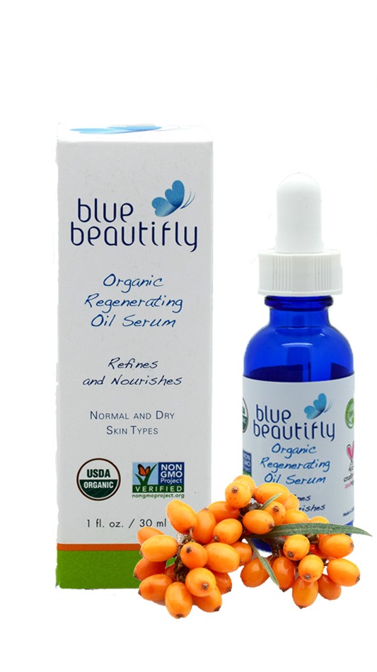 Blue Beautifly Органическая восстанавливающая сыворотка для лица, 30 млBB-003 Blue Beautifly Органическая восстанавливающая сыворотка для лица, 30 млBB-003Для нормальной и сухой кожи. Мощный органический комплекс борется с внешними признаками старения, ускоряет естественный процесс регенерации кожи. Сочетание органических масел и цветочных стволовых клеток поддерживает естественную функцию липидного барьера вашей кожи и удерживает влагу. Экстракты лепестков цветов Бессмертника, Календулы, Ромашки и Лаванды обладают мощными успокаивающим и противовоспалительным свойствами, а органические масла: Облепихи, Граната, Таману, черного Тмина, Арганы, Жожоба, семян Камелии, Кокосовое и Оливковое масла восстановливают естественное сияние кожи, увеличивают выработку коллагена и борятся с пигментными пятнами и морщинами. Ароматерапевтическая смесь Мандарина, Лаванды, Иланг-Иланга, Жасмина и эфирного масла цветов Апельсина восстанавливает кожу и поднимает настроение. При непрерывном использовании кожа обретает здоровый, увлажненный и сияющий вид. USDA сертифицированный органический продукт.