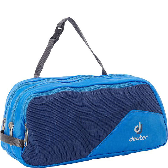 Косметичка Deuter Wash Bag Tour III, цвет: лазурный, темно-синийП7078 Косметичка Deuter Wash Bag Tour III, цвет: лазурный, темно-синийП7078Вам нужна легкая косметичка? Вам нравится походный стиль? Обратите внимание Deuter Wash Bag Tour III: она может стоять или висеть на крючке, не занимает много места и вмещает все предметы личной гигиены.- основное отделение на молнии, внутренний сетчатый карман;- внешний сетчатый карман на молнии для зубной щетки;- застежка с клип-замком;- с дополнительным внутренним отделением на молнии. Материал: Taffeta-Nylon / Mesh. - Вес: 70 г. - Объем: 2.5 л.- Размеры: 11 x 23 x 10 см.