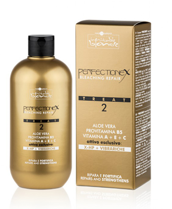 Hair Company Professional Inimitable Blonde Perflectionex Bleaching Repair Treat 2 Фаза 2, восстановление после окрашивания и осветления волос, 500 мл4605845001449 Hair Company Professional Inimitable Blonde Perflectionex Bleaching Repair Treat 2 Фаза 2, восстановление после окрашивания и осветления волос, 500 мл4605845001449Система perfectionex - это революционное средство, которое защищает и восстанавливает волосы после особо агрессивных технических процедур.Состоит из двух средств:- при добавлении к обесцвечивающему средству “treat 1” обеспечивается защита волос благодаря двум эксклюзивным активным веществам последнего поколения:- vibrariche и x-hp, которые обволакивают волос изнутри, защищают его и восстанавливают внутренние связи волосяного волокна.- при использовании “treat 2” непосредственно после обесцвечивания обеспечивается глубокое восстановление волос также благодаря высокоэффективному витаминному концентрату.Способ применения фазы 2:- после использования “treat 1” нанесите примерно 15 мл “treat 2”.используя специальный дозатор.Внимание:- данное значение усредненное и может меняться в зависимости от густоты и длины волос.- оставьте минимум на 10 минут.- выполните ополаскивание волос водой.- далее промойте их с шампунем.- для завершения ухода за волосами нанесите маску - inimitable color post treatment.Объем: 500 мл