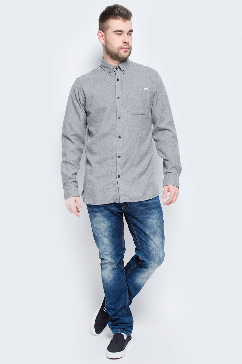 Рубашка12113437_Grey Melange Рубашка12113437_Grey MelangeМужская рубашка Jack & Jones выполнена из полиэстера с добавлением вискозы. Рубашка с длинными рукавами и отложным воротником застегивается на пуговицы спереди. Манжеты рукавов также застегиваются на пуговицы. На груди расположен накладной карман.