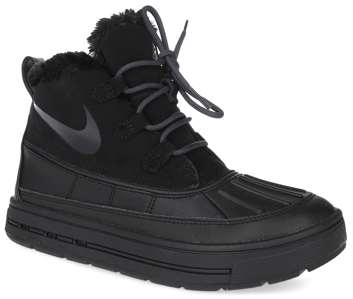 Ботинки детские Nike Woodside Chukka 2 (GS), цвет: черный. 859425-002. Размер 4 (35,5)859425-002 Ботинки детские Nike Woodside Chukka 2 (GS), цвет: черный. 859425-002. Размер 4 (35,5)859425-002Ботинки Nike Woodside Chukka 2 выполнены из сочетания искусственной и натуральной кожи, дополнена резиновой вставкой. Подкладка изготовлена из искусственного меха. Модель на шнуровке. Вставка phylon по всей длине подошвы обеспечивают мягкую амортизацию. Резиновая подошва оснащена протектором.