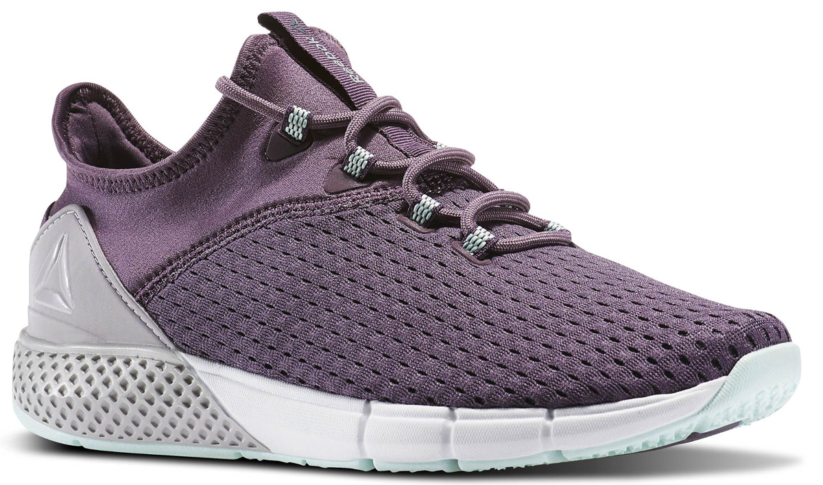 Кроссовки женские для фитнеса Reebok Fire Tr, цвет: фиолетовый. BD4751. Размер 7 (37,5)BD4751 Кроссовки женские для фитнеса Reebok Fire Tr, цвет: фиолетовый. BD4751. Размер 7 (37,5)BD4751В кроссовках Reebok Fire Tr можно запросто кидать мяч в корзину или тренироваться в зале. И независимо от нагрузки промежуточная подошва из ЭВА обеспечит необходимую амортизацию. А канавки на подошве гарантируют устойчивость и полный контроль над каждым движением. Бесшовный цельный верх из эластичного в двух направлениях материала для тренировки без риска натирания. Низкий дизайн гарантирует свободу движений в области щиколотки. Литая промежуточная подошва из ЭВА для эффективной амортизации.