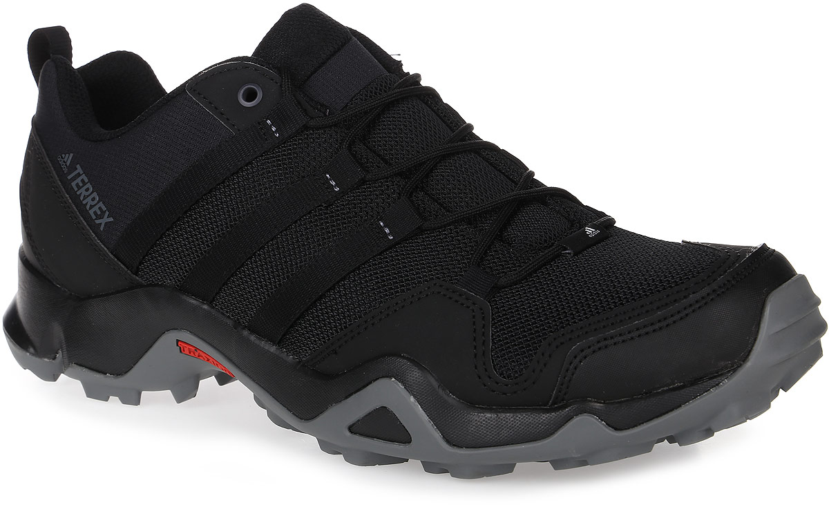 Кроссовки мужские трекинговые adidas Terrex Ax2R, цвет: черный. BA8041. Размер 10,5 (44)BA8041 Кроссовки мужские трекинговые adidas Terrex Ax2R, цвет: черный. BA8041. Размер 10,5 (44)BA8041Мужские трекинговые кроссовки adidas Terrex Ax2R выполнены из текстиля и искусственной кожи. Модель оформлена фирменными нашивками и принтом. Шнурки надежно зафиксируют модель на ноге. Ярлычок на заднике упростит надевание модели. Внутренняя поверхность из сетчатого текстиля комфортна при движении. Стелька выполнена из легкого ЭВА-материала с поверхностью из текстиля.Подошва изготовлена из высококачественной резины и дополнена протектором.