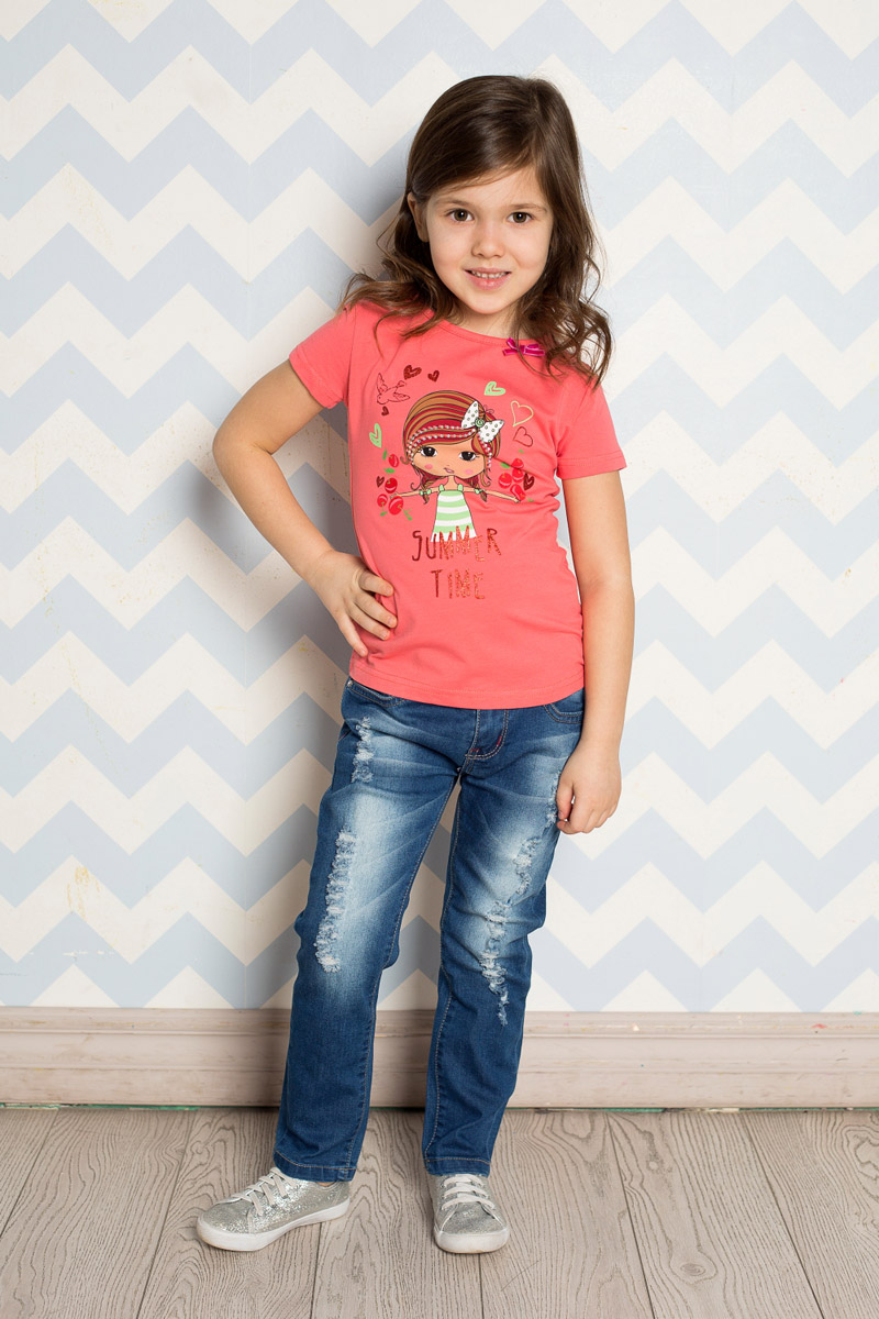 Джинсы для девочки Sweet Berry, цвет: синий. 714173. Размер 110714173 Джинсы для девочки Sweet Berry, цвет: синий. 714173. Размер 110714173Стильные джинсы для девочки Sweet Berry выполнены из эластичного хлопка с эффектом потертости и разрывов. Джинсы зауженного кроя и стандартной посадки на талии застегиваются на пуговицу и имеют ширинку на застежке-молнии. Модель представляет собой классическую пятикарманку: два втачных и один маленький накладной кармашек спереди и два накладных кармана сзади. На поясе имеются шлевки для ремня. С внутренней стороны пояс дополнен вшитыми эластичными лентами, регулирующими посадку по талии. Накладные кармашки сзади украшены вышивкой и стразами.
