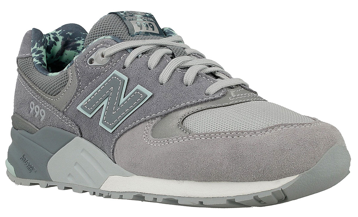Кроссовки женские New Balance 999, цвет: серый. WL999TB/B. Размер 8,5 (40)WL999TB/B Кроссовки женские New Balance 999, цвет: серый. WL999TB/B. Размер 8,5 (40)WL999TB/BСтильные женские кроссовки от New Balance придутся вам по душе. Верх модели выполнен из высококачественныхматериалов. По бокам обувь оформлена декоративными элементами в виде фирменного логотипа бренда, на язычке - фирменной нашивкой. Классическая шнуровка надежно зафиксирует изделие на ноге. Подкладка и стелька, изготовленные из текстиля, гарантируют уют и предотвращают натирание. Подошва оснащена рифлением для лучшей сцепки с поверхностями. Удобные кроссовки займут достойное место среди коллекции вашей обуви.