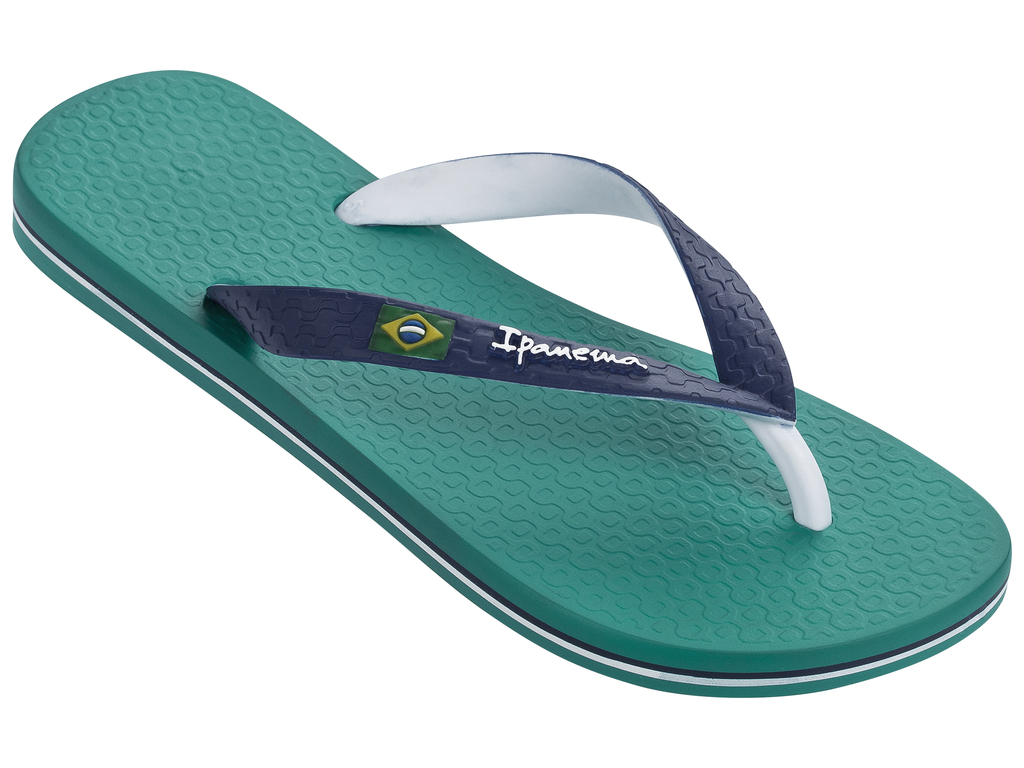 Сланцы Ipanema Brazil Bicolor Unisex Ad, цвет: бирюзовый, синий. 81046. Размер 41/42 (41)81046-20247 Сланцы Ipanema Brazil Bicolor Unisex Ad, цвет: бирюзовый, синий. 81046. Размер 41/42 (41)81046-20247Очень легкие сланцы от Ipanema придутся вам по душе. Модель выполнена из поливинилхлорида и оформлена на ремешке логотипом бренда. Ремешки с перемычкой гарантируют надежную фиксацию модели на ноге.Подошва оформлена яркими, контрастными линиями. Удобные сланцы прекрасно подойдут для похода в бассейн или на пляж.